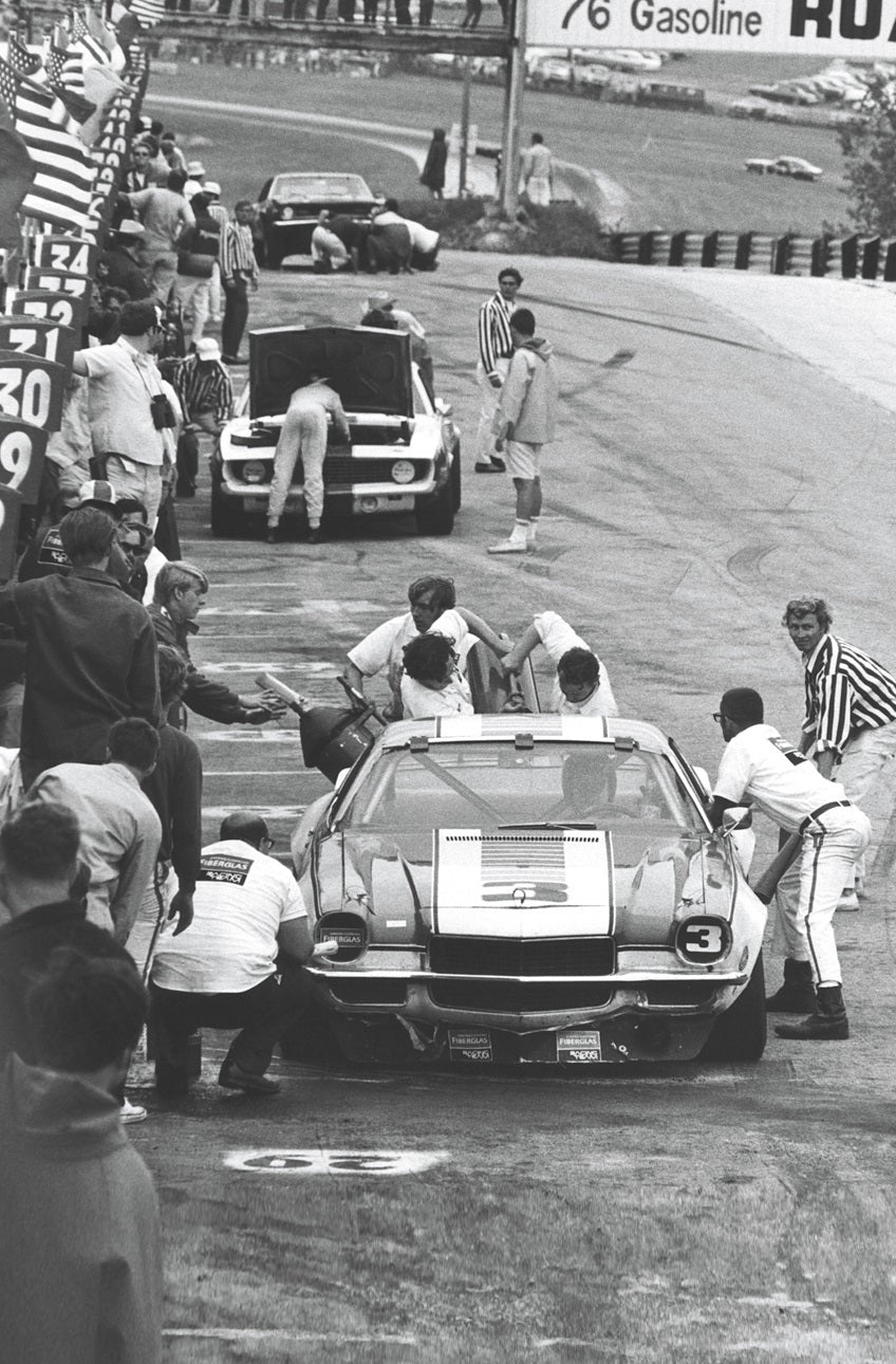 1970 TRANS-AM Pit Lane DeLorenzo Banner